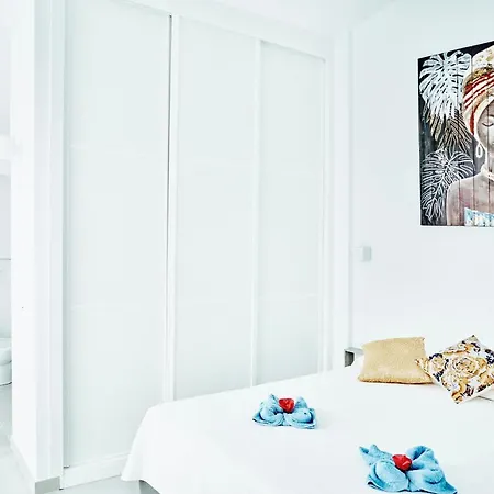 Carla - 3bdr + 3bath In Amarilla Golf Villa