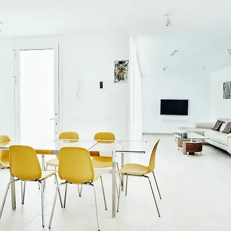 Carla - 3bdr + 3bath In Amarilla Golf Villa